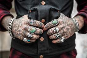 Tattoo-Künstler auf der SachsenKrad 2018